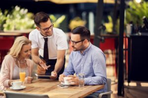Here are some of the essential points of the benefits of having Restaurant Software in Cafes in Dubai.