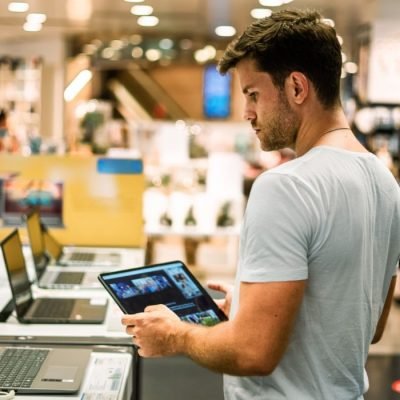 retail businesses for it hardware supplies in uae